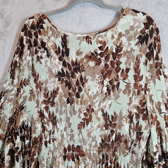 Catherines Womens 4X Brown Leaf Print Pleated Blouse Crochet Neck bell sleeves - Picture 12 of 15